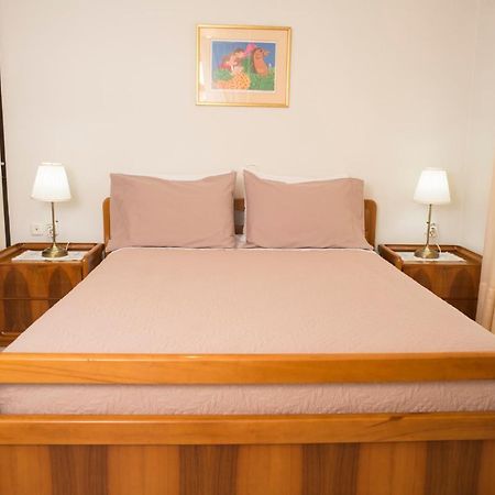 Maisonette With Garden In The Heart Of The Historical Kalamata Center Bagian luar foto