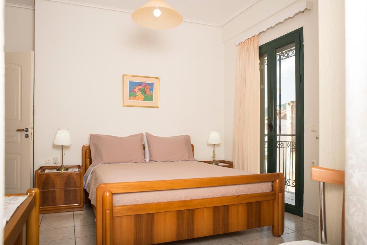 Maisonette With Garden In The Heart Of The Historical Kalamata Center Bagian luar foto