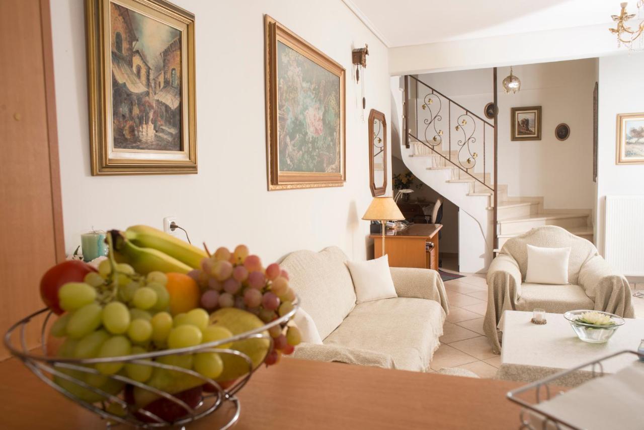Maisonette With Garden In The Heart Of The Historical Kalamata Center Bagian luar foto