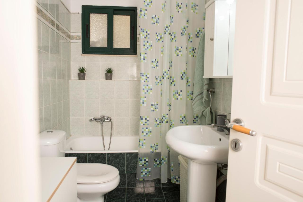 Maisonette With Garden In The Heart Of The Historical Kalamata Center Bagian luar foto