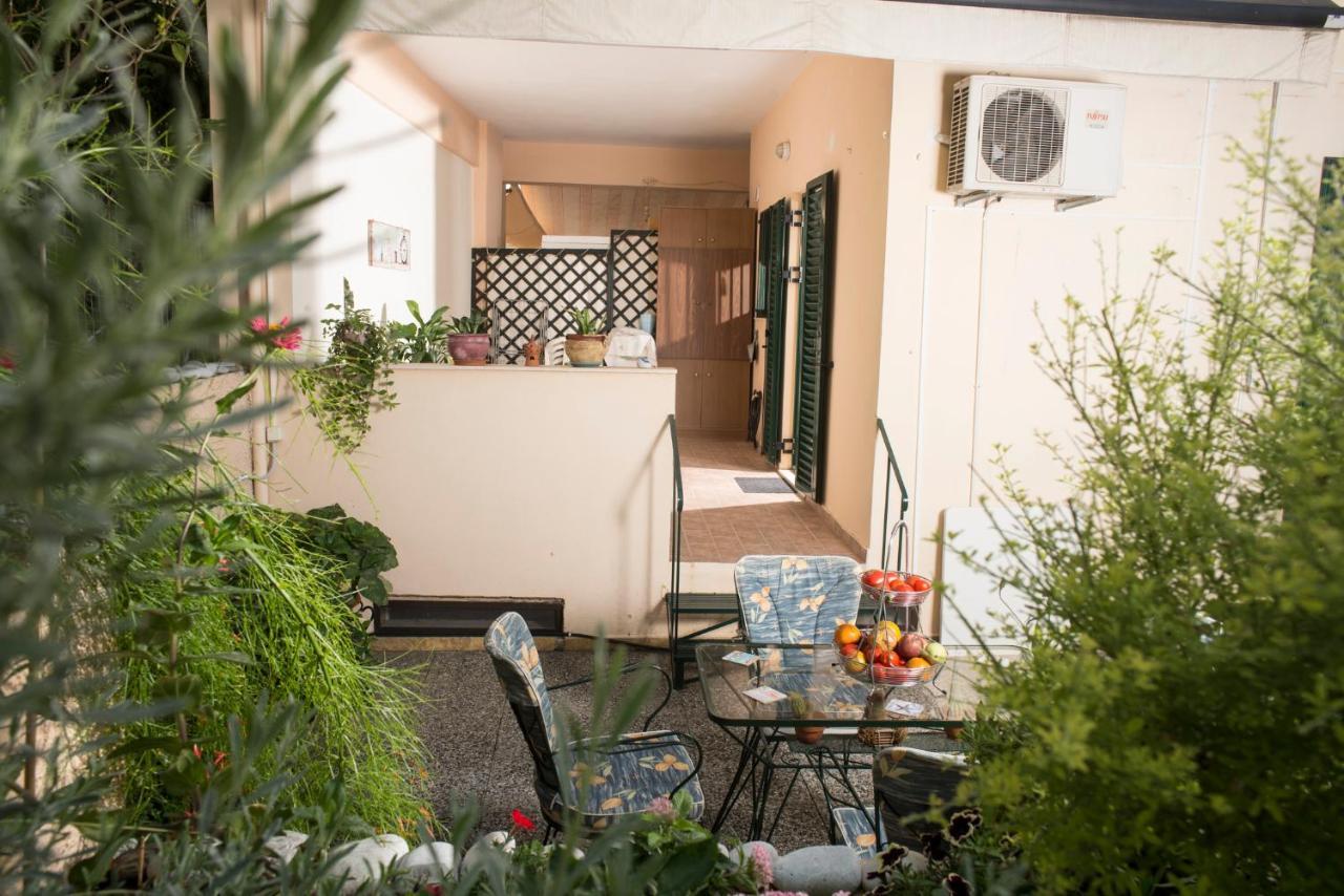 Maisonette With Garden In The Heart Of The Historical Kalamata Center Bagian luar foto